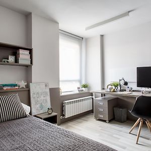 Studio met een Queen Size Bed